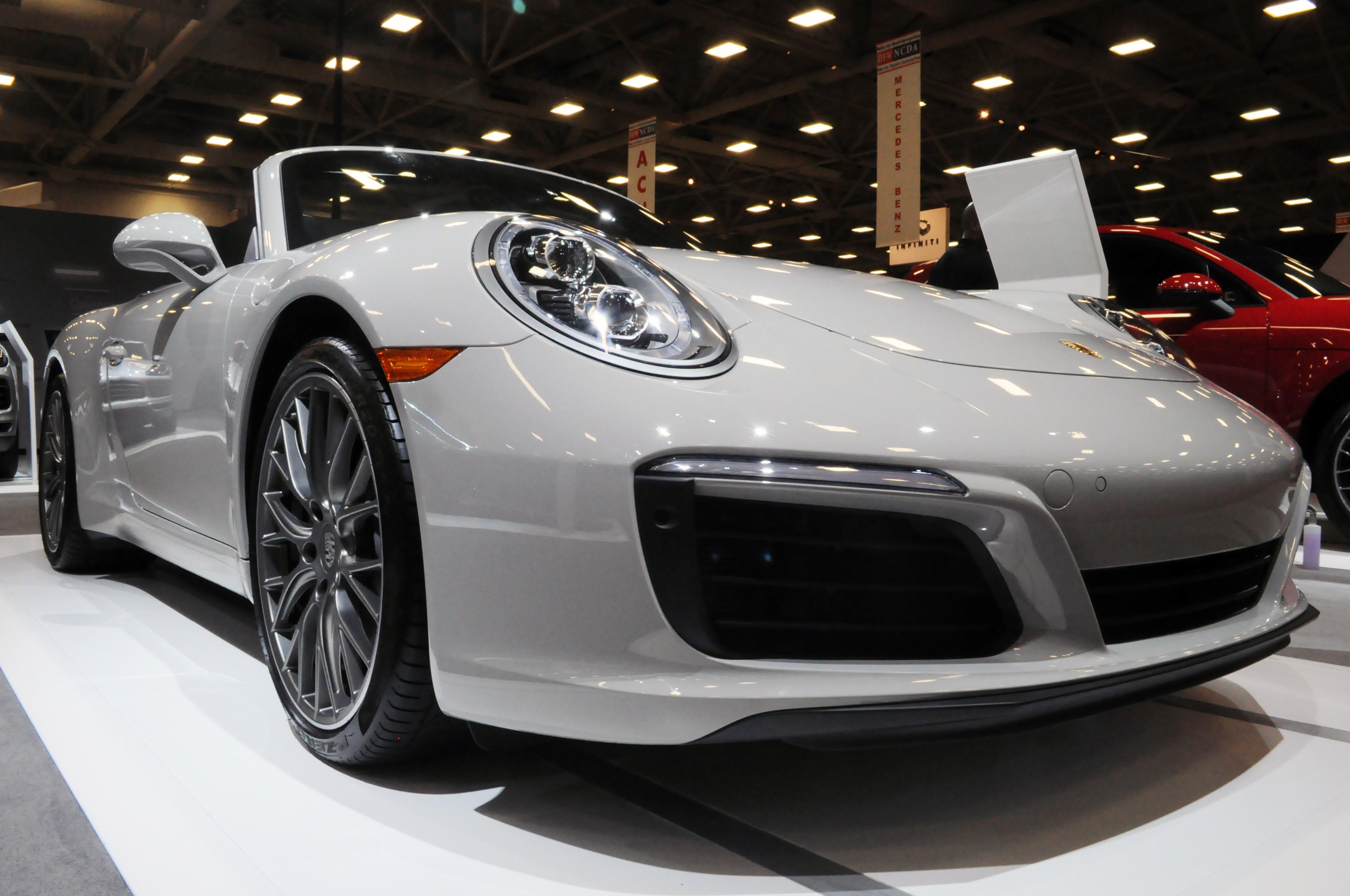 Dallas DFW Auto Show muestra últimos modelos desde hasta