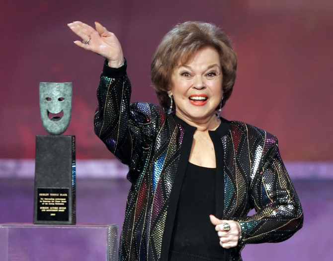 Shirley Temple, the biggest little star of them all, dies at 85
