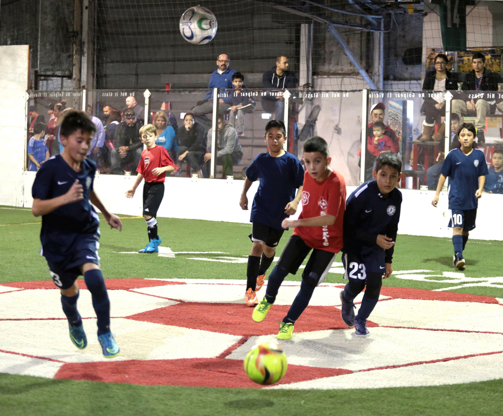 Lugares donde jugar futbol indoor durante el verano en Dallas y alrededores